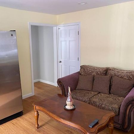 Sunny One Bedroom In Historic Downtown Dover Exterior photo