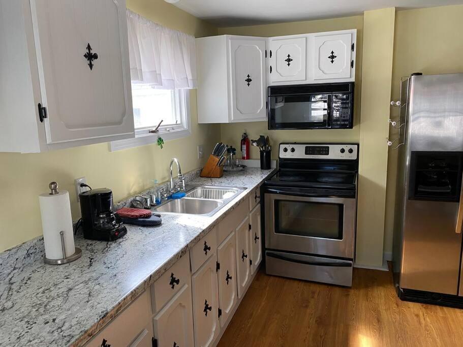 Sunny One Bedroom In Historic Downtown Dover Exterior photo